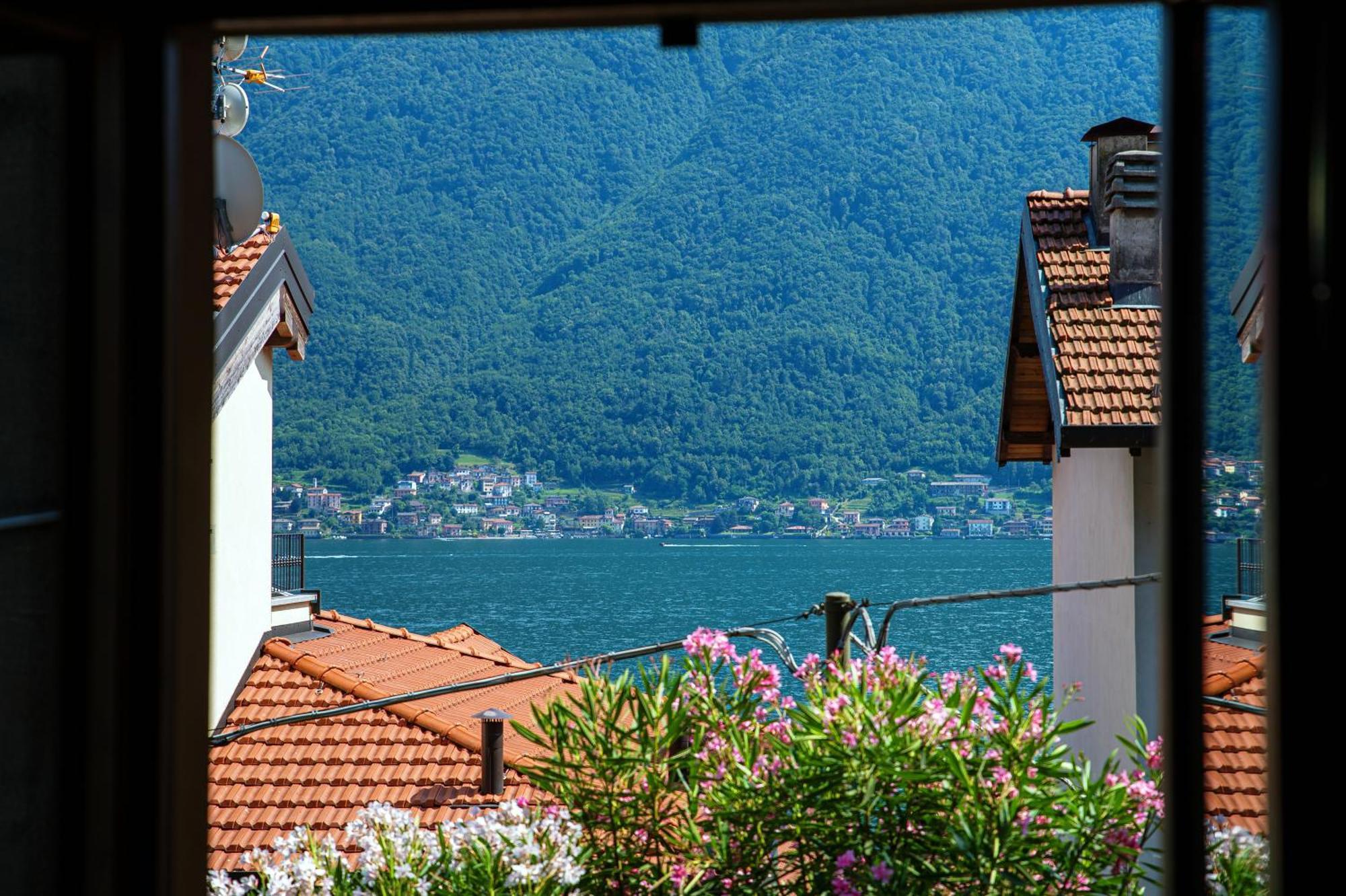 Delizioso Bilocale Vista Lago Colonno Exterior photo